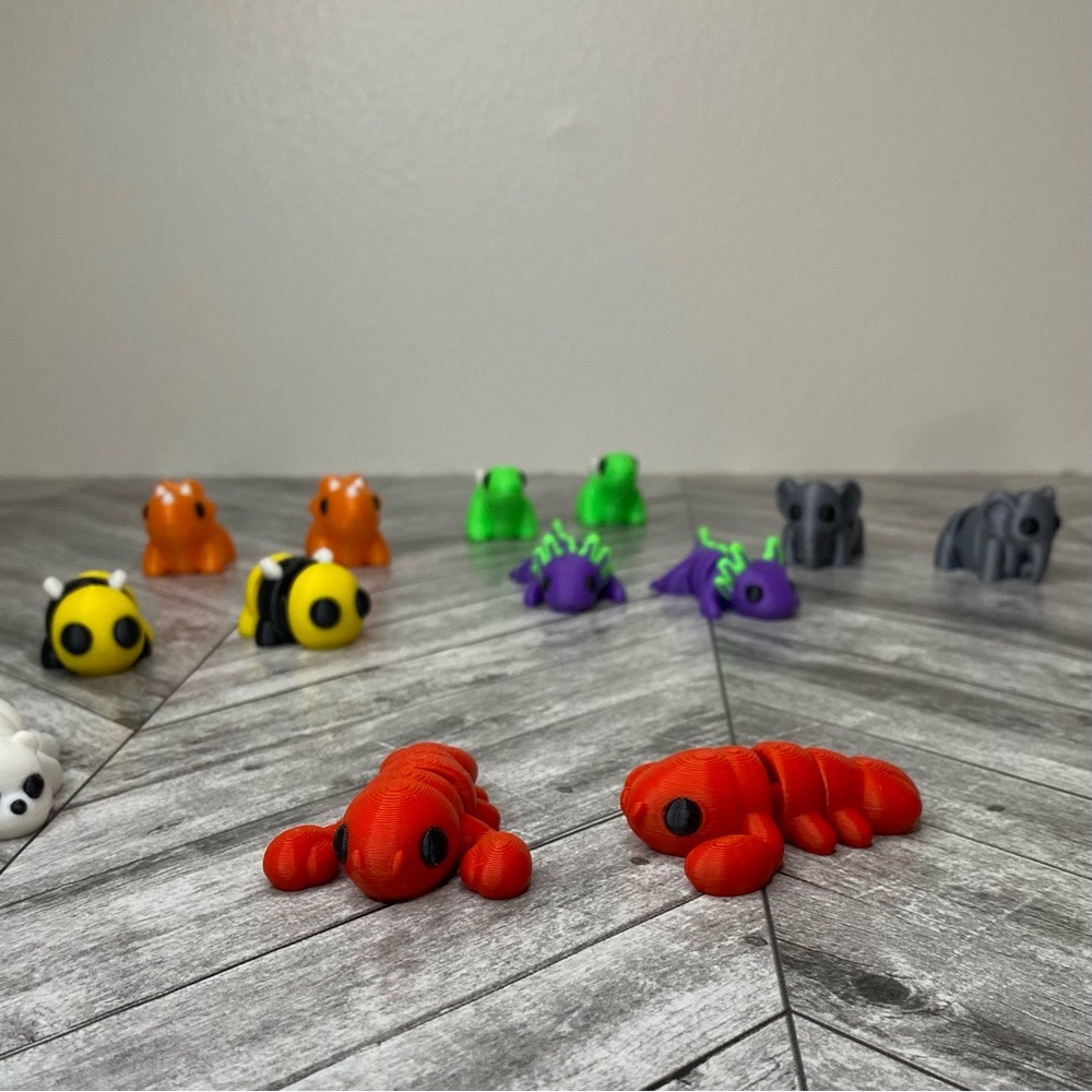 Wigglitz Mini Red Baby Lobster 3D Printed Flexi by Zou3D Articulating fidget toy